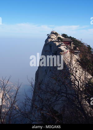 Sacré Huashan Mountain. La piste la plus dangereuse à la crête. Voyager dans la ville de Xian, Chine en 2013, October 21th. Banque D'Images