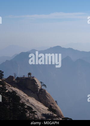 Sacré Huashan Mountain. La piste la plus dangereuse à la crête. Voyager dans la ville de Xian, Chine en 2013, October 21th. Banque D'Images