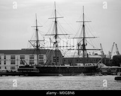 % Noir Blanc du HMS Warrior à Portsmouth Historic Dockyard, extraite du Gosport Banque D'Images