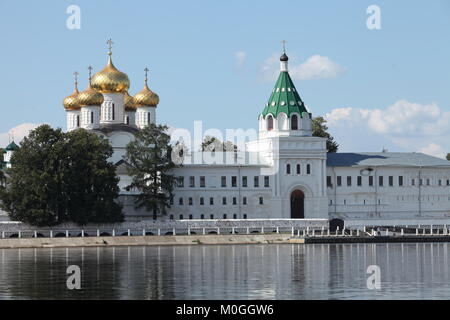 La Russie Kostroma,7 août 2014 vue sur le monastère Ipatiev en été Banque D'Images