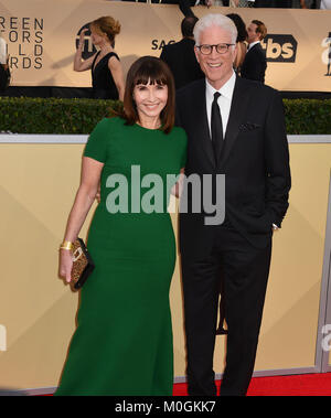 Los Angeles, USA. Jan 21, 2018. Mary Steenburgen, Ted Danson 143 assiste à la 24e édition des Screen Actors Guild Awards Au Shrine Auditorium le 21 janvier 2018 à Los Angeles, Californie / USA Crédit : Tsuni/Alamy Live News Banque D'Images