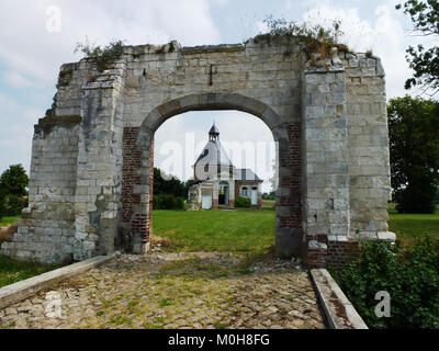 Busnes (Pas-de-Calais) château du Quesnoy, vestiges et chapelle Banque D'Images