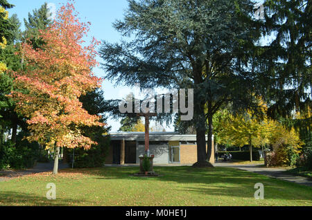 Bürgel, Friedhof, Kreuz Banque D'Images