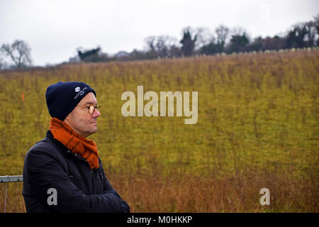 Sainsbury's célèbre un jalon clé cette semaine comme le trois millionième arbre est planté à travers son partenariat avec le Woodland Trust. L'arbre sera planté dans un régiment d'arbres 'comme un rappel poignant à une inspection des troupes 1915 par Lord Kitchener - à Langley Vale Wood, Surrey. Elle fait partie d'un événement spécial à laquelle ont participé de hauts responsables, y compris Sainsbury's Group CEO Mike Coupé, Directeur de Sainsbury's et de la marque Judith Batchelar Woodland Trust's chair La baronne Young de vieux Scone. Sainsbury's collègues auront également l'occasion de planter des arbres sur le site, y compris C Banque D'Images