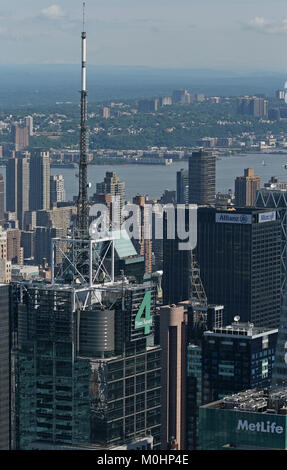 Conde Nast, officiellement appelé (4) Times Square, MetLife et Allianz bâtiments vus de l'Empire State Building, Broadway entre la 42e et de l'Ouest 4 Banque D'Images