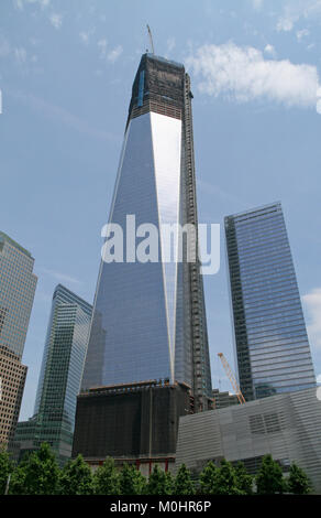 One World Trade Center (AKA 1 World Trade Center, WTC, WTC 1 Un tour de la Liberté) et encore en construction Juillet 2012, Lower Manhattan, New York City Banque D'Images