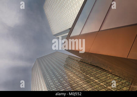 Tours jumelles de la Deutsche Bank à partir de ci-dessous, le secteur bancaire et financier, Francfort Banque D'Images