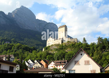 Le château de Sargans dans sa région du canton de Saint-Gall. Alpes en Suisse. Banque D'Images