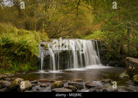 Une chute en-y-établissement Blaen glyn près de Torpantau, Powys, Wales, UK Banque D'Images