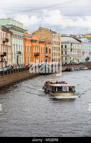 Excursion en bateau sur la rivière Moïka, Saint-Pétersbourg, Russie Banque D'Images