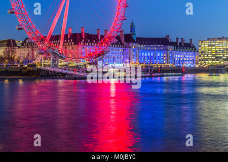 London Eye, grande roue du millénaire. Banque D'Images