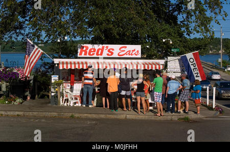 Red's mange - une marche jusqu'Lobster Shack - Wiscasset, Maine, USA Banque D'Images