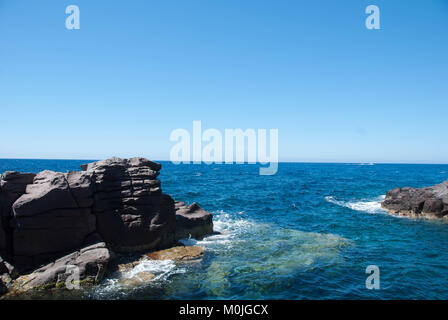 Vue sur la mer de l'île Saint-Pierre, Carloforte Sardaigne - Italie Banque D'Images