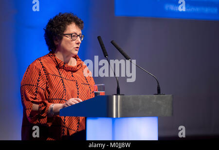 Elin Jones et suis Plaid Cymru (Président) offre à l'Assemblée nationale du Pays de Galles au Senedd, la baie de Cardiff, Pays de Galles, Royaume-Uni. Banque D'Images