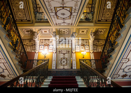 Escalier dans l'Achilleion palace, vieille ville de Corfou, Mer Ionienne, Grèce Banque D'Images