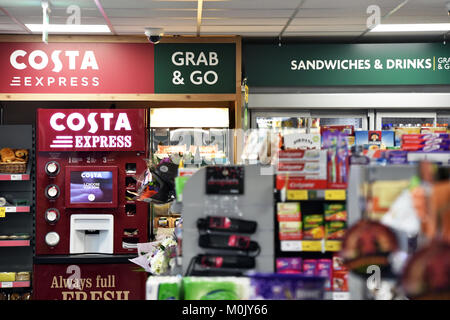 Station essence Morrisons shop avec Costa Express Bradford Banque D'Images