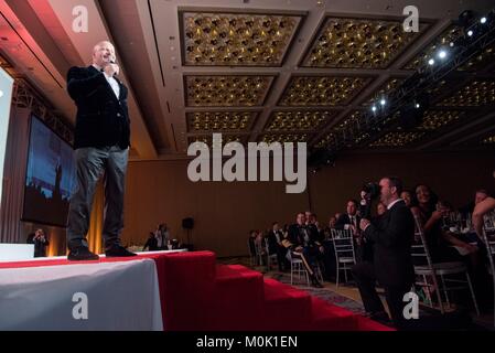 Le comédien Jeff Ross effectue au cours de l'USO Gala à la Washington Marriott Marquis, 19 octobre 2017 à Washington, DC. Banque D'Images