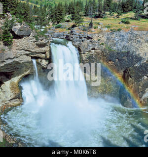 double cascade au pont naturel de la rivière boulder et chutes près de big timber, montana Banque D'Images