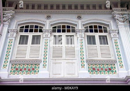 Sol carrelé Peranakan original magasin à Singapour Banque D'Images