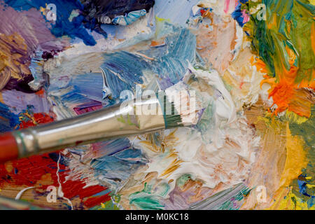 Les peintures à l'huile et pinceau artistes multi colored close up semi abstract Banque D'Images