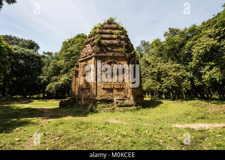 La tour octogonale N7 à Prasat Sambor, le groupe du Nord, Sambor Prei Kuk Kompong Thom, au Cambodge ; Banque D'Images