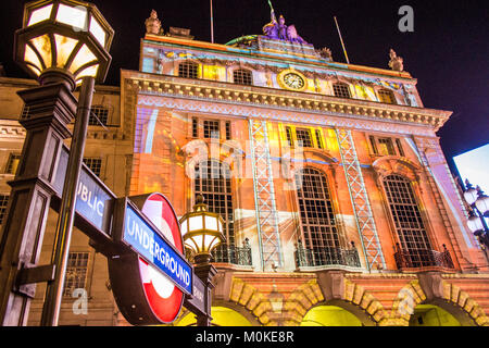 'Lumière' Light Festival à Piccadilly Circus, Londres,. Banque D'Images