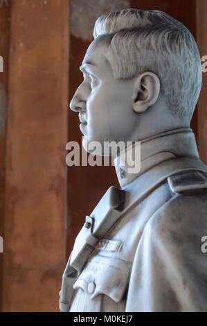 Statue de profil militaire, cimetière monumental italien Banque D'Images