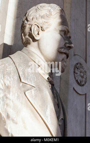 Statue de profil business man, cimetière monumental italien Banque D'Images