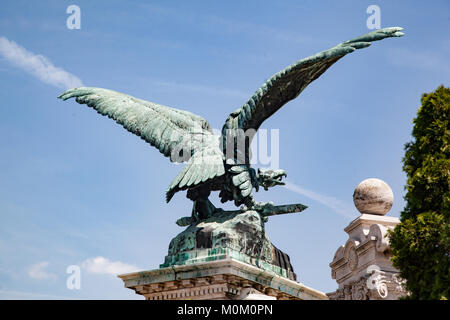 Eagle Statue Château de Buda Budapest Banque D'Images