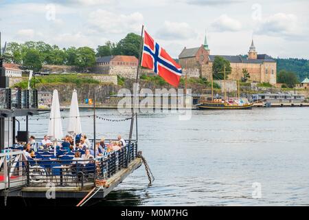 La Norvège, Oslo,quartier Aker Brygge,Stranden quais,le bateau restaurant Lektern Banque D'Images