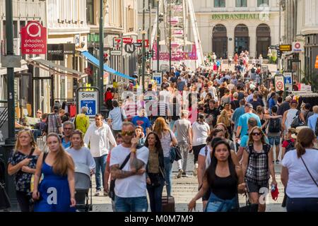 La Norvège, Oslo, Karl Jonas Gate Avenue, principale rue commerçante et piétonne en partie Banque D'Images