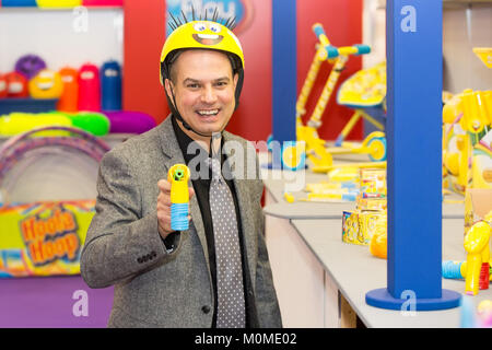 Londres, Royaume-Uni. 23 Jan, 2018. Test de l'acolyte jouets au Salon du Jouet à l'Olympia Crédit : Laura De Meo/Alamy Live News Banque D'Images