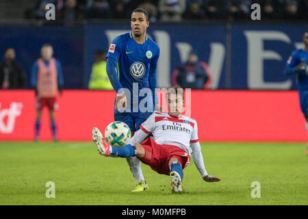 Hamburg, Deutschland. 08Th Jan, 2016. Luca WALDSCHMIDT (HH) verfolgt faellt von Daniel DIDAVI (WOB) ruecklings auf den pitch ; Sturz, Automne, Fussball 1. Bundesliga, 15. journée, le HSV Hambourg Hambourg Hambourg (HH) - VfL Wolfsburg (WOB) 0:0, am 09.12.2017 à Hambourg/Allemagne. Dans le monde d'utilisation |Crédit : afp/Alamy Live News Banque D'Images