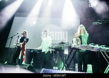 Le Danish-Finnish groupe musical Liima effectue un concert live à la musique danoise et de présenter le Festival 2016 Festival Place. Le Danemark, 29/04 2016. Banque D'Images