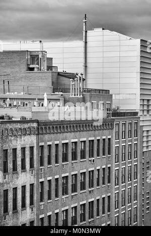 Photo noir et blanc d'anciens bâtiments de New York, USA. façades Banque D'Images