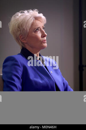 L'actrice Emma Thompson, président de la Fondation Helen Bamber, lors d'une visite à Inverleith House, Edimbourg, où elle a reçu un don au nom de l'organisme de bienfaisance pour les droits de l'homme &Acirc ;&pound;500 000 de la Postcode Lottery. Banque D'Images