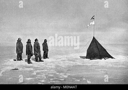 Roald Amundsen. Membres de l'Expédition de Roald Amundsen au pôle Sud 1910-1912 au Pôle Sud en décembre 1911. De gauche à droite : Roald Amundsen, Helmer Hanssen, Sverre Hassel et Oscar Wisting. Banque D'Images