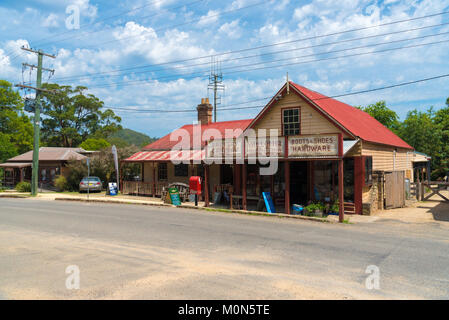 Wollombi, NSW, Australie- Décembre 18, 2017 : vue sur la rue historique du vieux village de Wollombi, dans la région de New South Wales, Australie. Banque D'Images