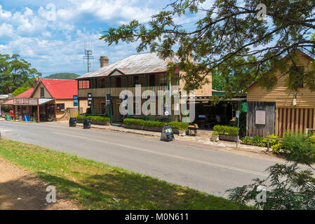 Wollombi, NSW, Australie- Décembre 18, 2017 : vue sur la rue historique du vieux village de Wollombi, dans la région de New South Wales, Australie. Banque D'Images