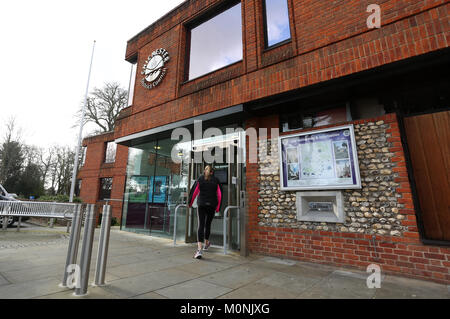 Vues générales du Chichester District Council Bureaux à Chichester, West Sussex, UK. Banque D'Images