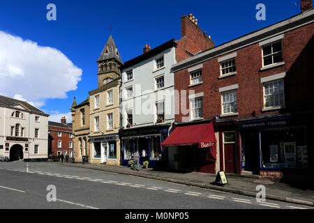 L'été, le centre-ville de Wirksworth, parc national de Peak District, Derbyshire, Angleterre, Royaume-Uni Banque D'Images