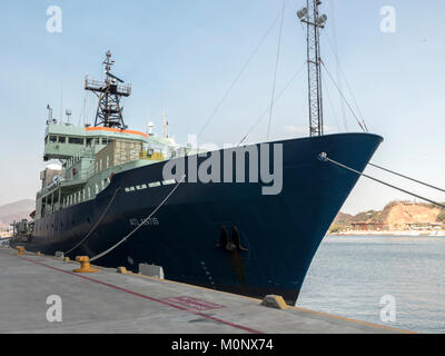 Woods Hole Oceanographic Institute fonctionne bateau de recherche de l'Atlantide administré par la Marine américaine à Port à Manzanillo Mexique Banque D'Images