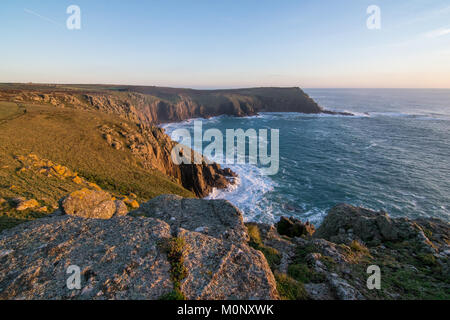 Pendower Cove, Porthgwarra , Land's End, Nanjizal au coucher du soleil à Cornwall Banque D'Images