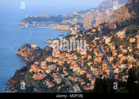 France,Alpes Maritimes,Roquebrune Cap Martin Monaco,à l'arrière-plan Banque D'Images