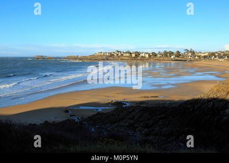 France,Ille et Vilaine,Saint Lunaire,Longchamp plage au coucher du soleil, à marée basse Banque D'Images