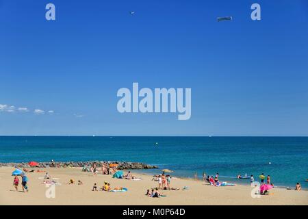 France,Herault,Sete,plage de Lido,les vacanciers à prendre le soleil en bordure de mer Banque D'Images