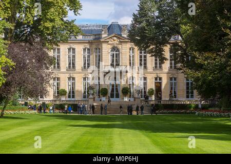 France,Paris,Journées du Patrimoine 2017, l'Hôtel de Matignon et le Bureau du Premier Ministre, le parc de 3 hectares,le plus grand espace vert à Paris Banque D'Images