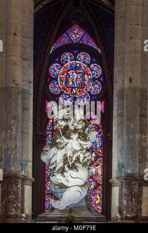 France,Oise, Beauvais, Saint-Pierre de Beauvais cathédrale construite entre le 13ème et 16ème siècle a le plus grand chœur dans le monde (48,5 m), sculpture en plâtre de la Vierge à l'enfant par Nicolas Sébastien Adam (1755) Banque D'Images