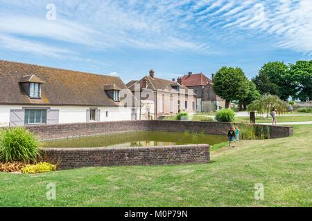 France,Oise, Beauvais,l'hôpital Saint-Lazare, une institution de l'ancien hôpital datant du xiie siècle, est aujourd'hui un centre touristique et culturel Banque D'Images