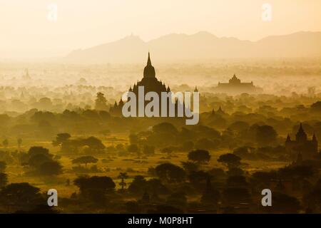 Le Myanmar, Bagan Mandalay,Région,site archéologique de Bagan, ancien royaume de Pagan,temples bouddhistes stupas, monastères, pagodes,(vue aérienne) Banque D'Images